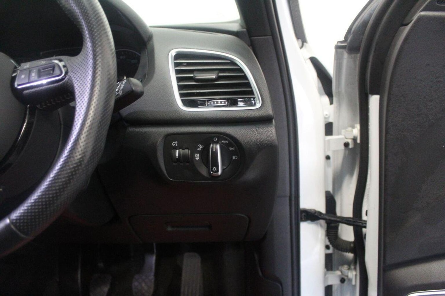 Used Audi Q3 2015 for sale - 77409585: Photo 49