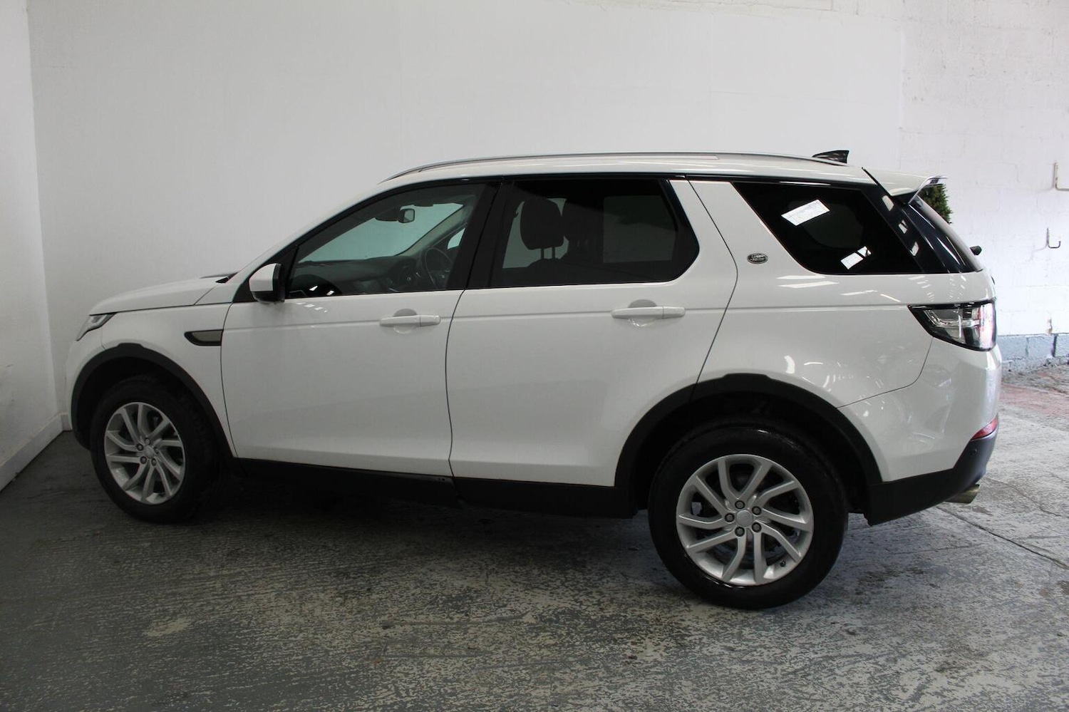 Used Land Rover Discovery Sport 2016 for sale - 77991594: Photo 10