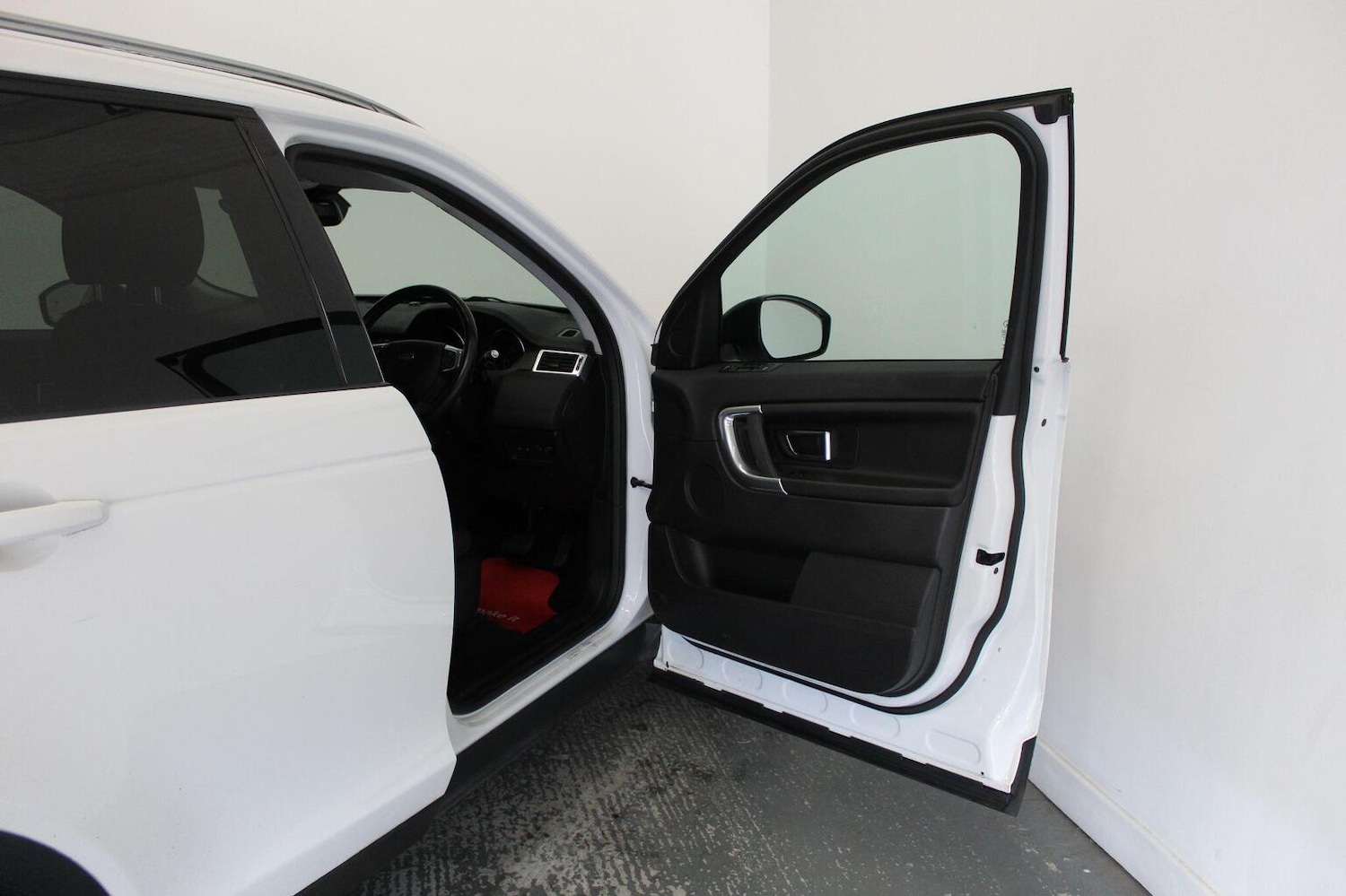 Used Land Rover Discovery Sport 2016 for sale - 77991594: Photo 26