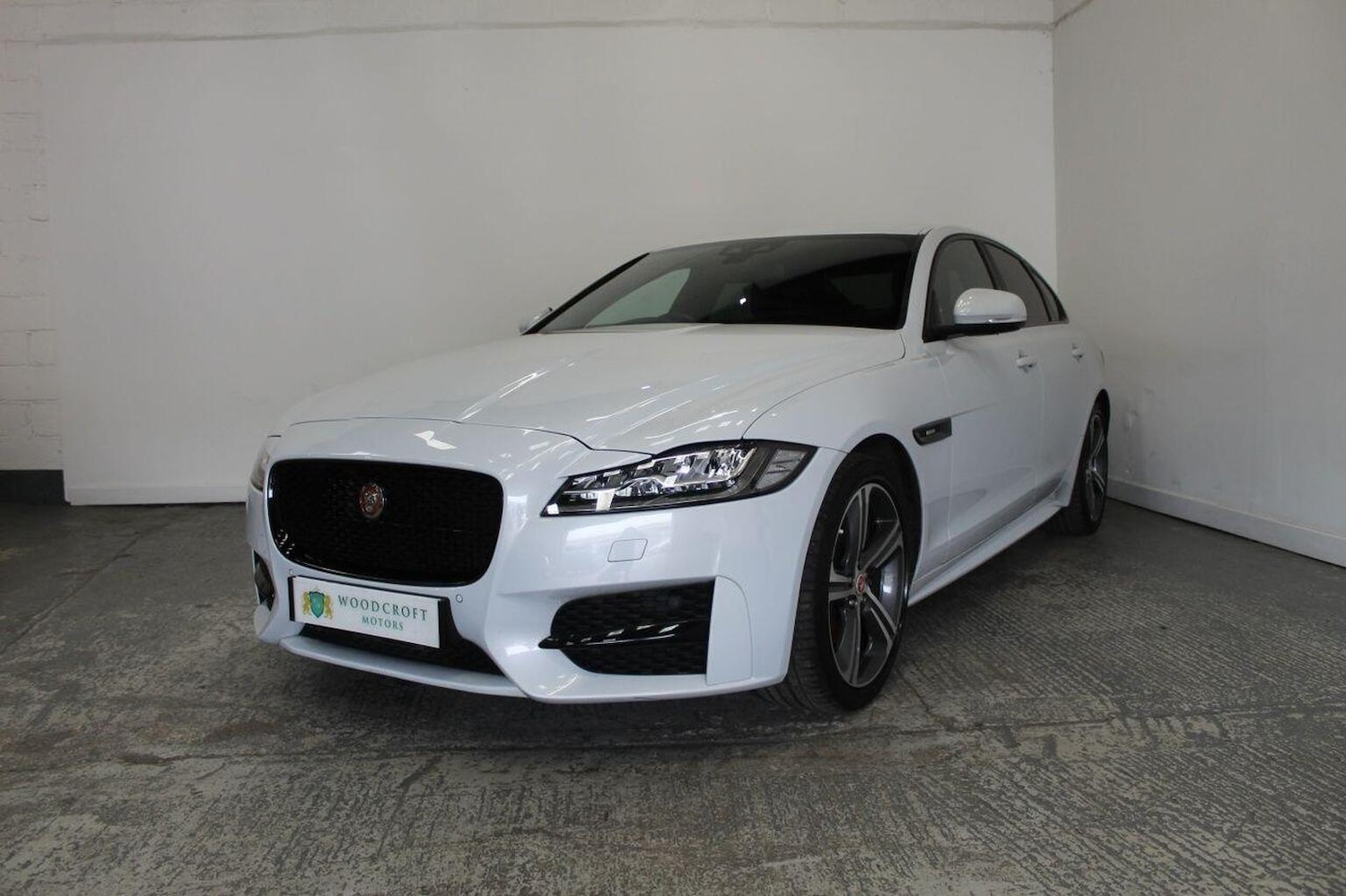 Used Jaguar XF 2015 for sale - 77453365: Photo 2