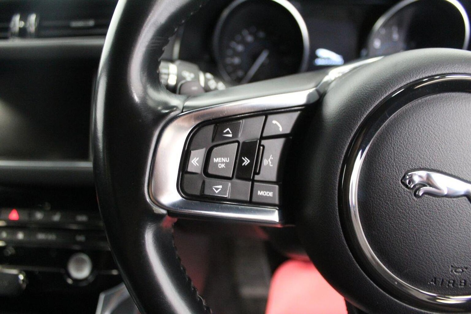 Used Jaguar XF 2015 for sale - 77453365: Photo 46