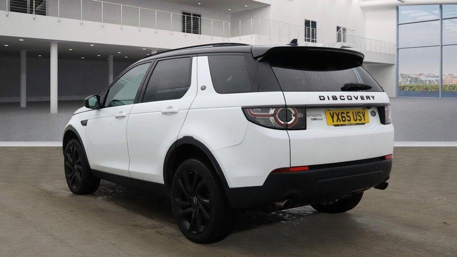 Used Land Rover Discovery Sport 2015 for sale - 77938149: Photo 5