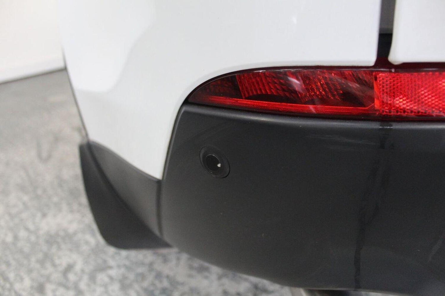 Used Land Rover Discovery Sport 2017 for sale - 76656096: Photo 17