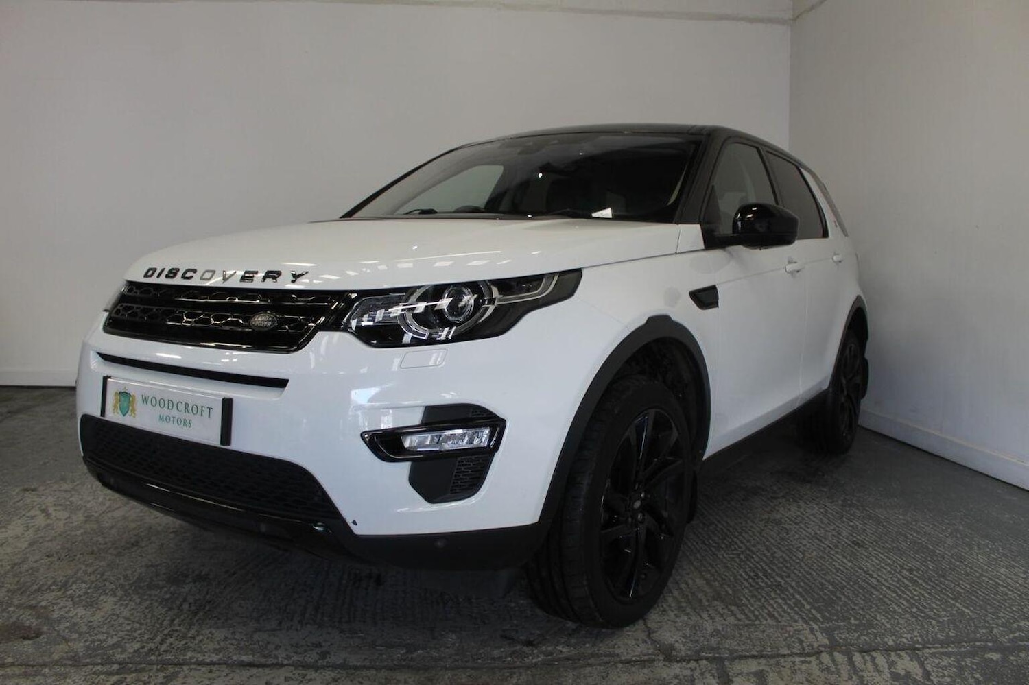 Used Land Rover Discovery Sport 2017 for sale - 76656096: Photo 2