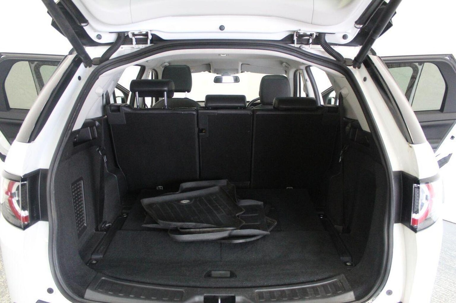 Used Land Rover Discovery Sport 2017 for sale - 76656096: Photo 26