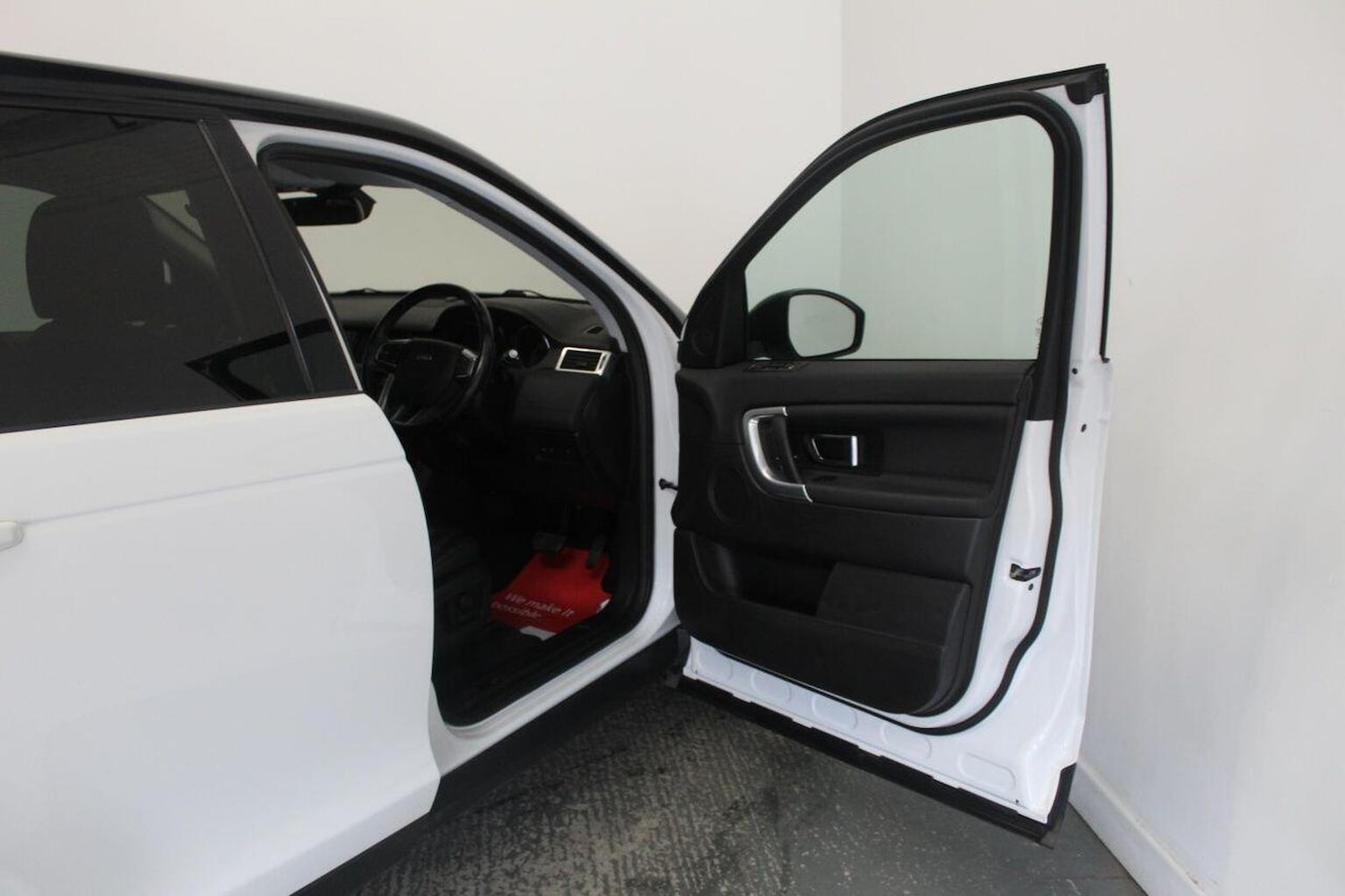 Used Land Rover Discovery Sport 2017 for sale - 76656096: Photo 27