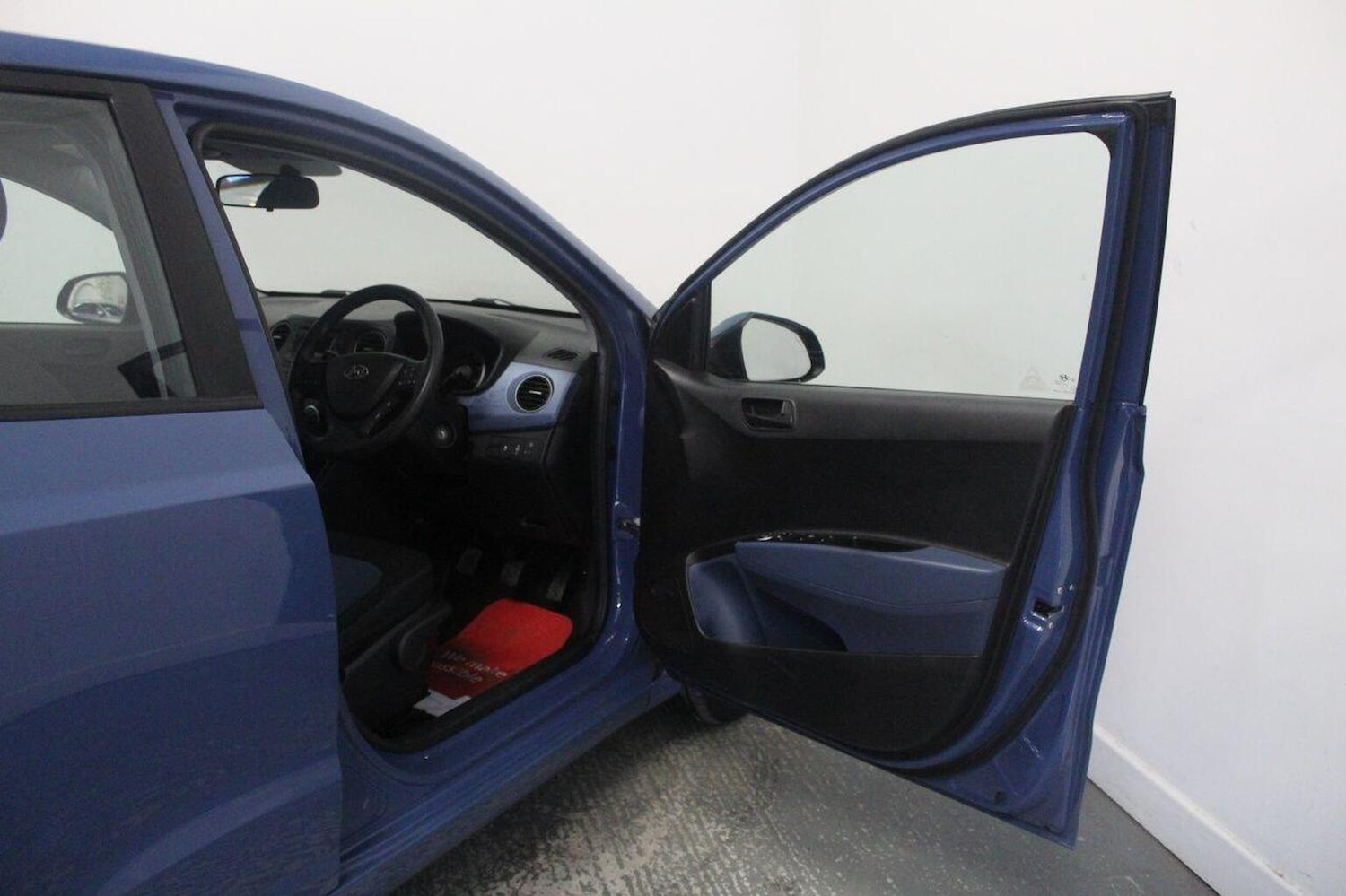 Used Hyundai i10 2015 for sale - 76758869: Photo 23