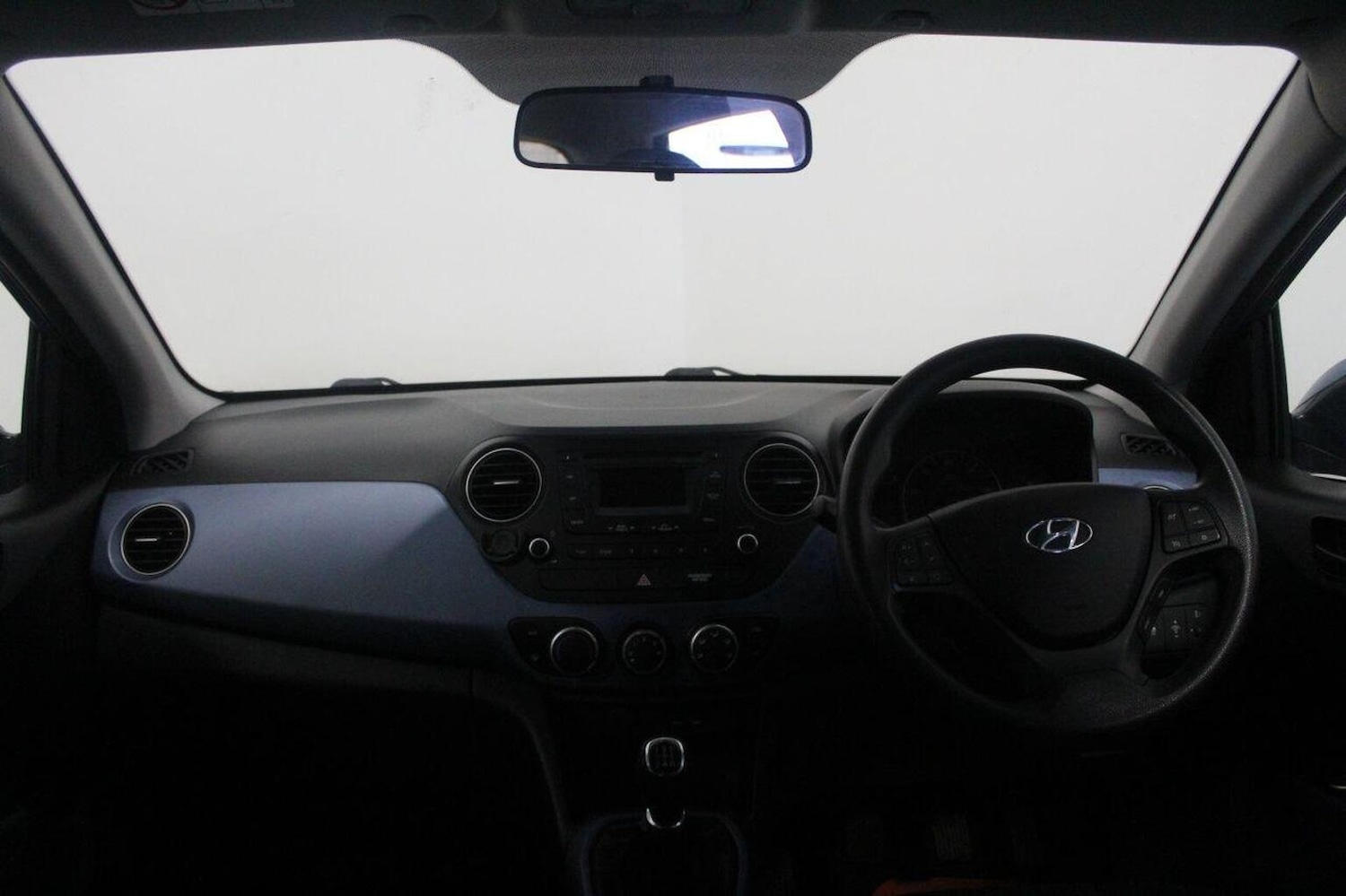 Used Hyundai i10 2015 for sale - 76758869: Photo 27