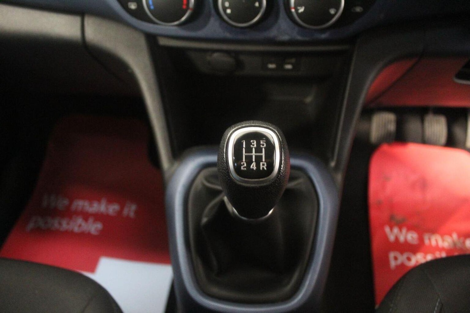 Used Hyundai i10 2015 for sale - 76758869: Photo 38