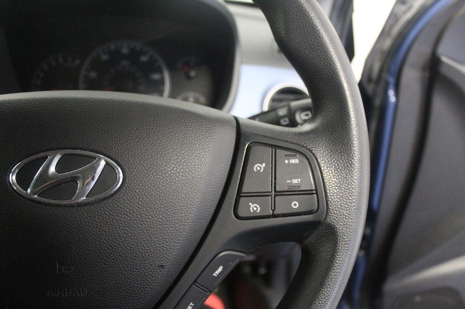 Used Hyundai i10 2015 for sale - 76758869: Photo 42