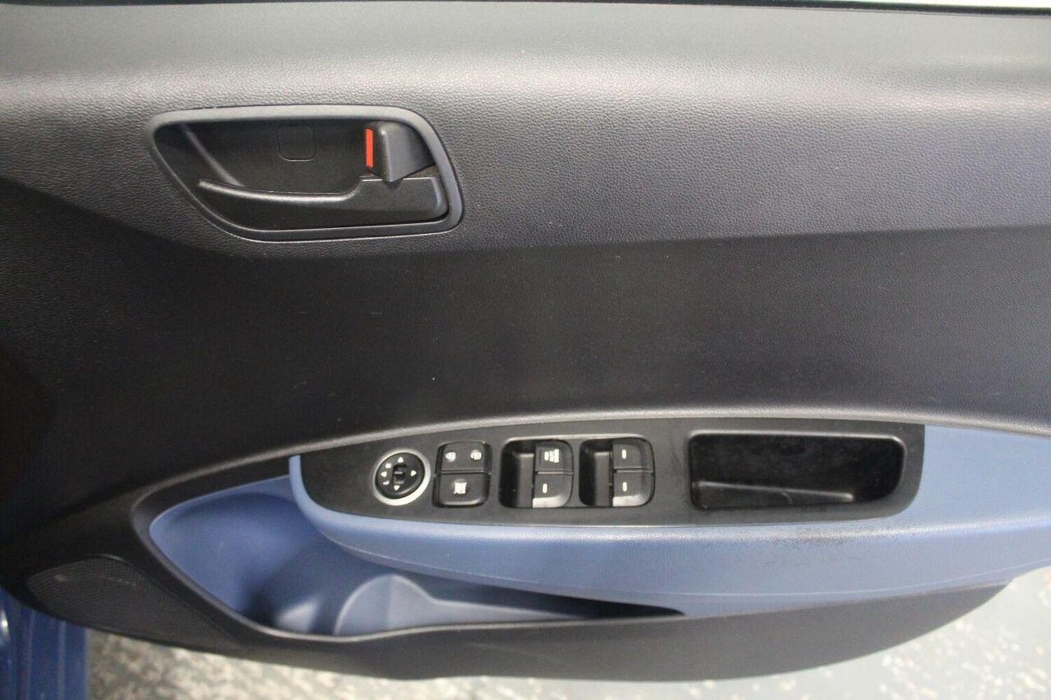 Used Hyundai i10 2015 for sale - 76758869: Photo 44