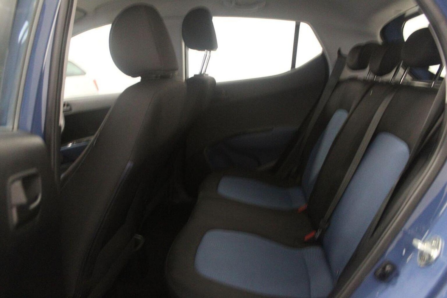 Used Hyundai i10 2015 for sale - 76758869: Photo 48