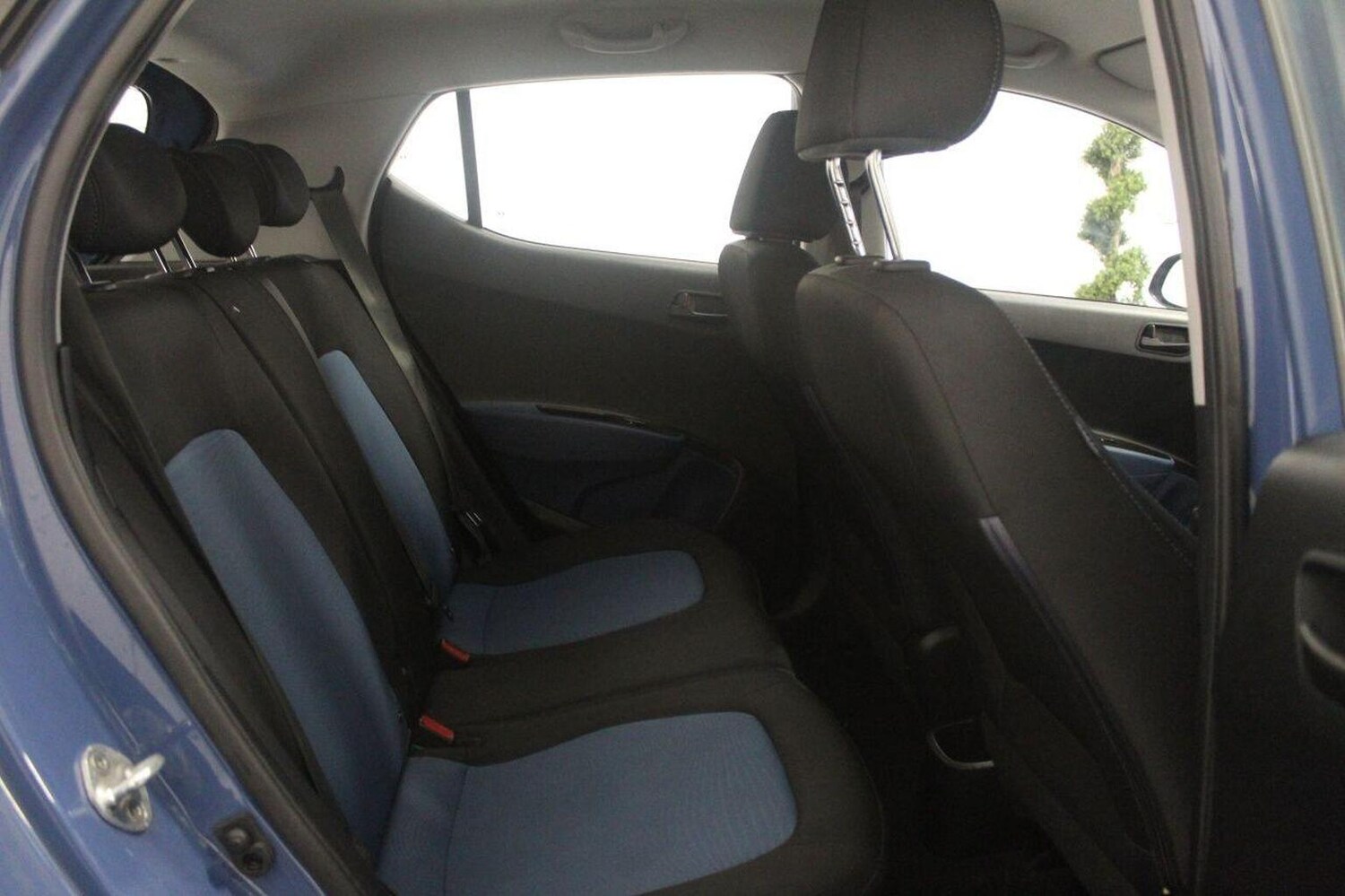 Used Hyundai i10 2015 for sale - 76758869: Photo 49