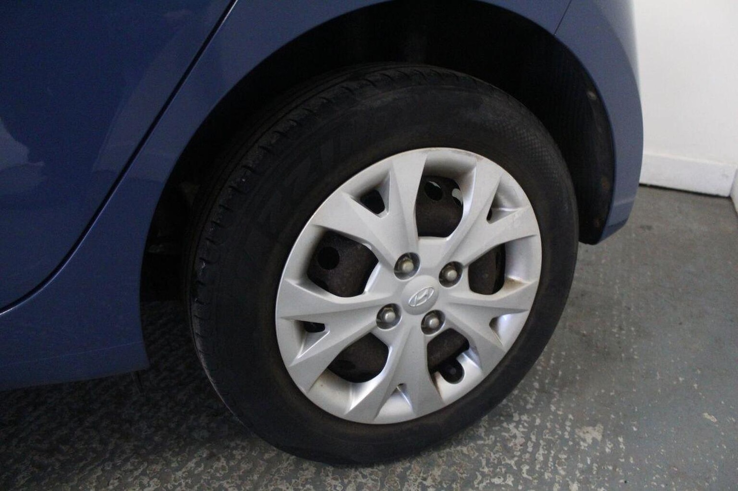 Used Hyundai i10 2015 for sale - 76758869: Photo 53