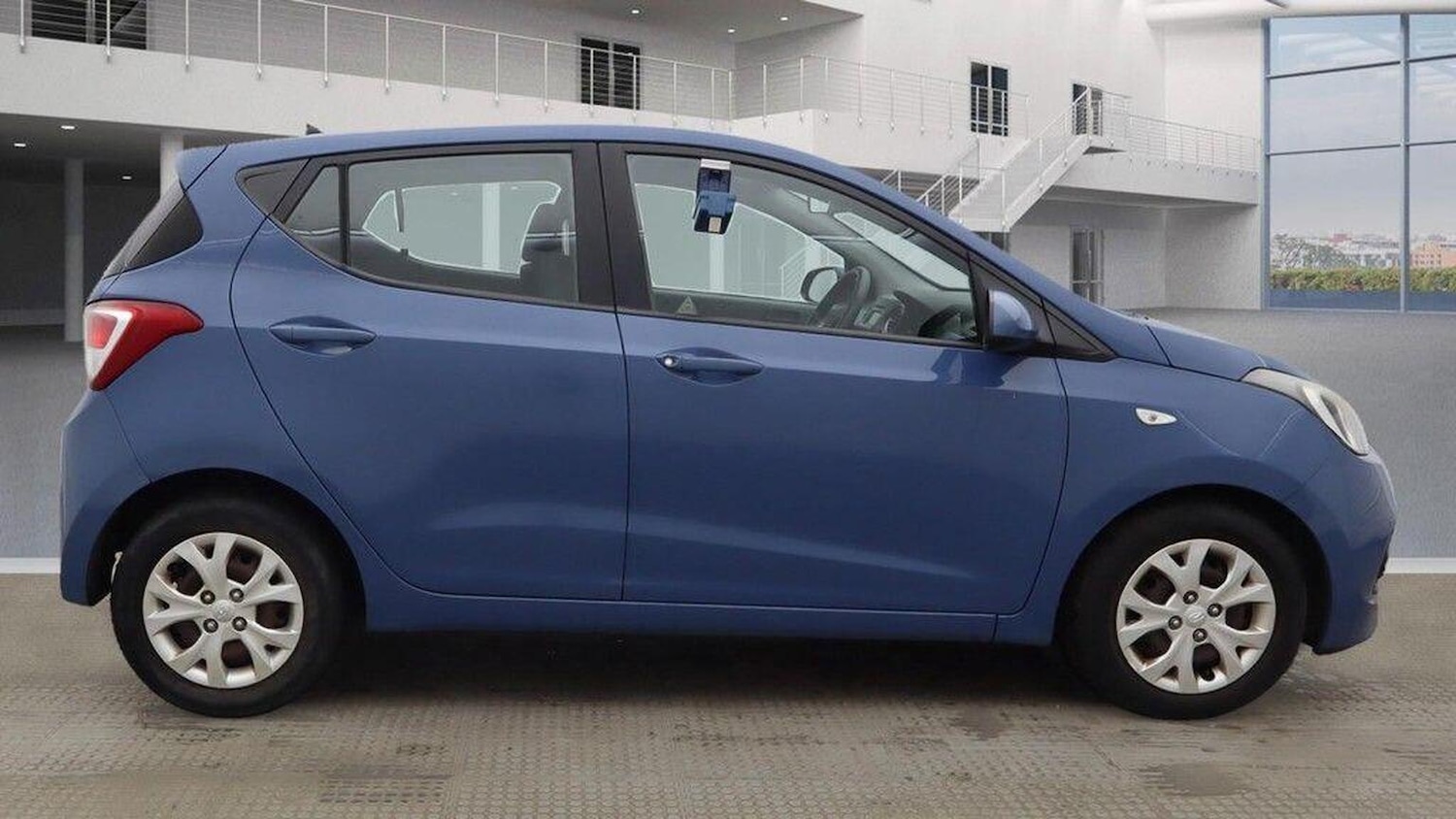 Used Hyundai i10 2015 for sale - 76758869: Photo 7