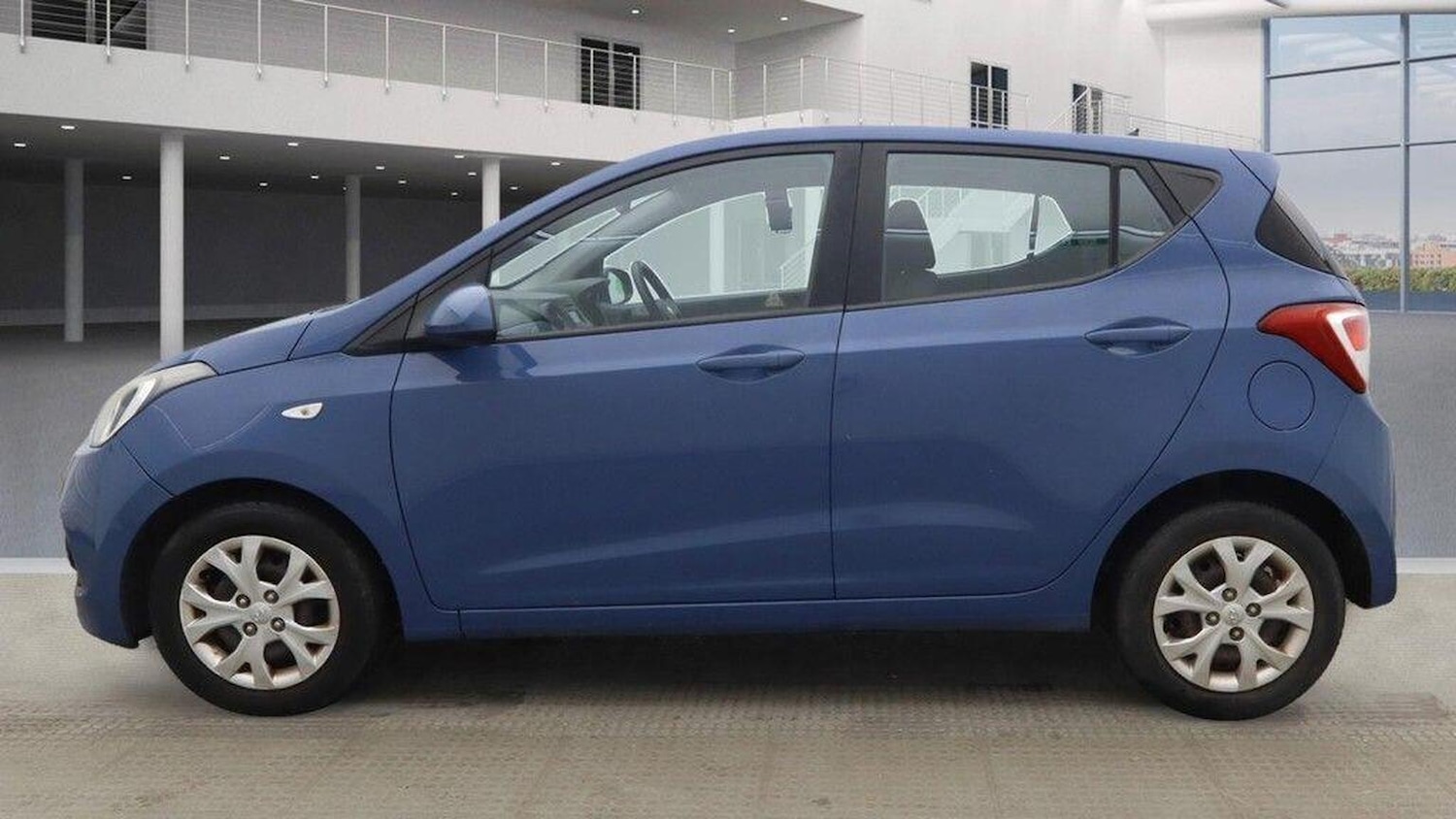 Used Hyundai i10 2015 for sale - 76758869: Photo 8