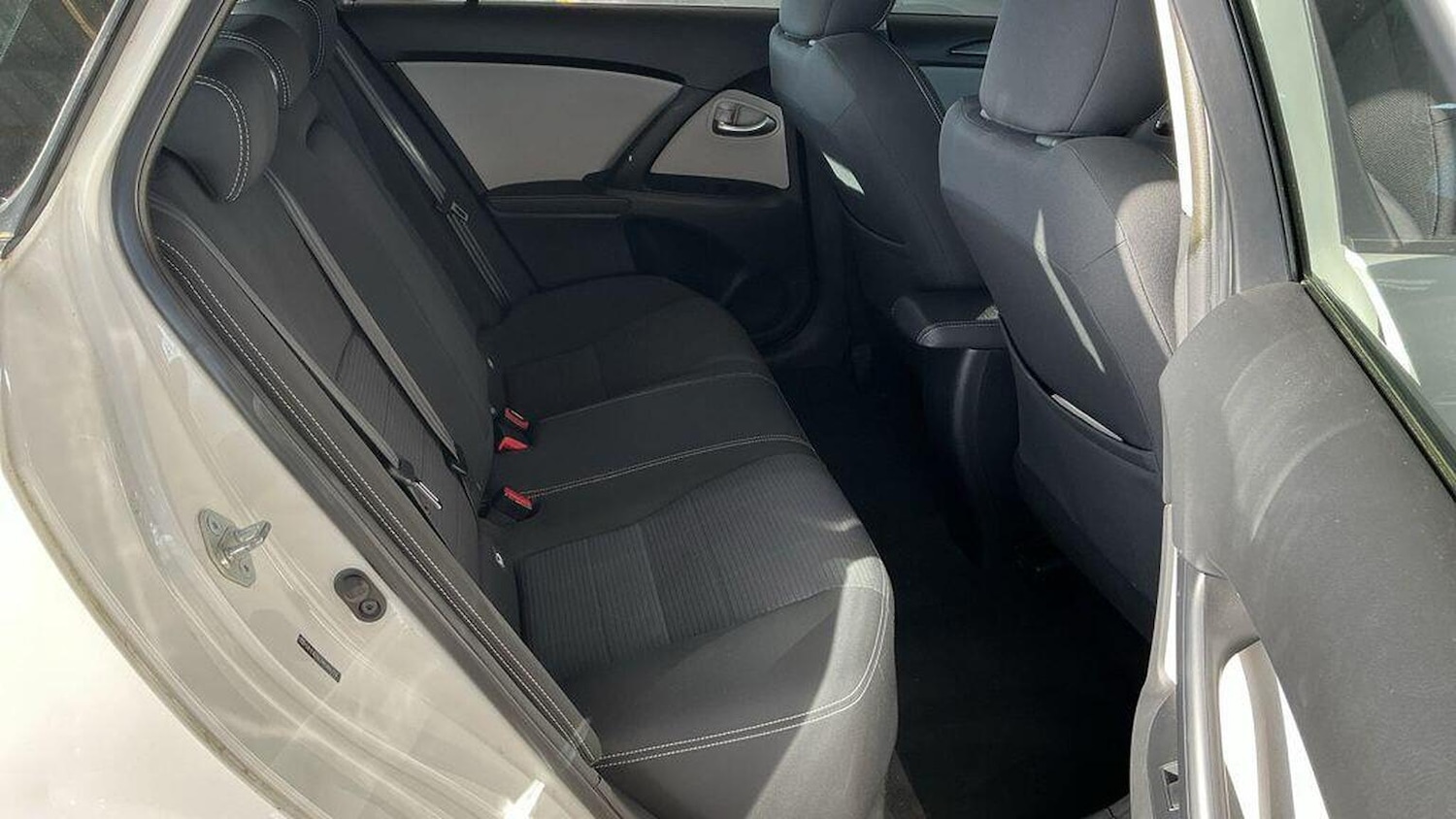 Used Toyota Avensis 2015 for sale - 77938068: Photo 12