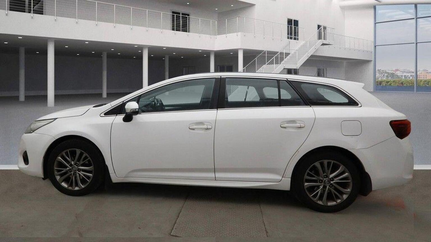 Used Toyota Avensis 2015 for sale - 77938068: Photo 8