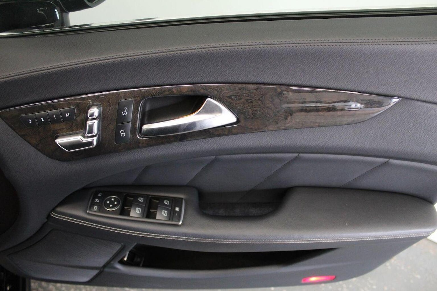 Used Mercedes-Benz CLS 2011 for sale - 78168812: Photo 51