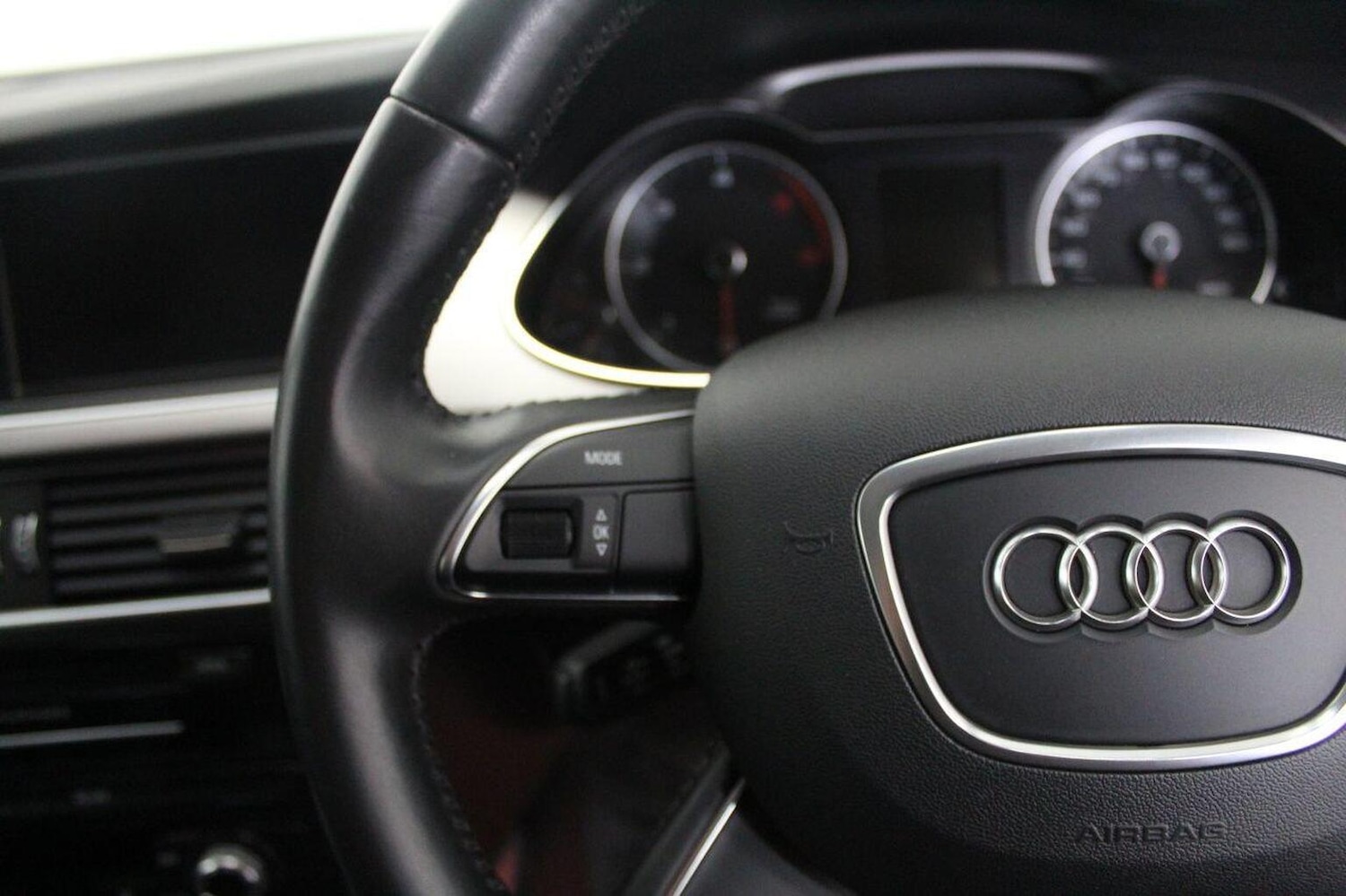 Used Audi A4 2014 for sale - 77069095: Photo 48