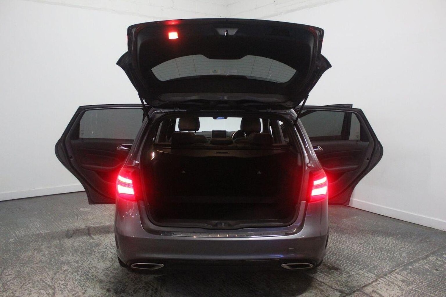 Used Mercedes-Benz B Class 2015 for sale - 77937927: Photo 21