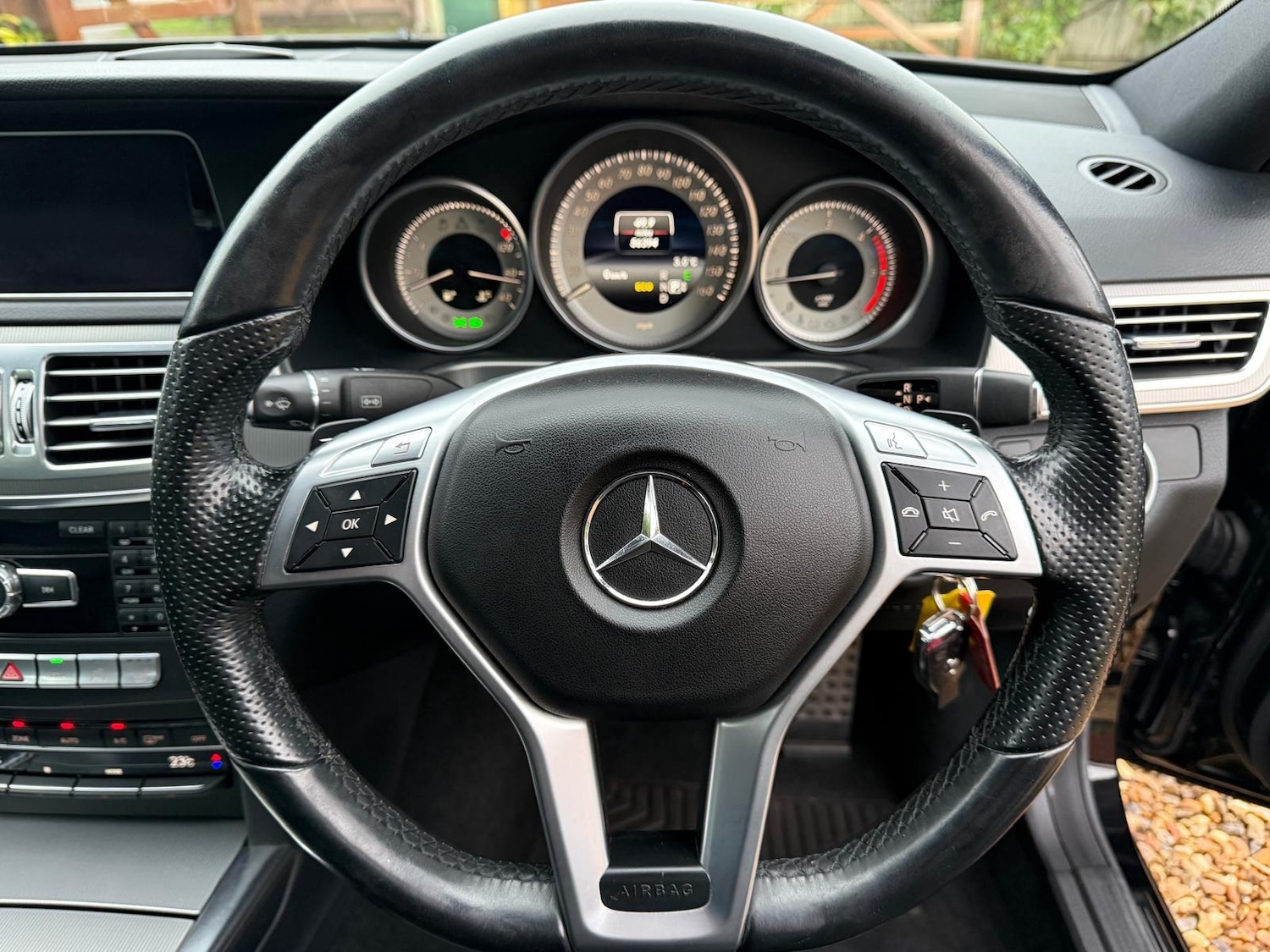 Used Mercedes-Benz E Class 2013 for sale - 77149557: Photo 10