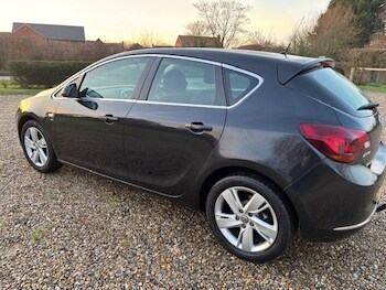 Used Vauxhall Astra 2015 for sale - 77208565: Photo