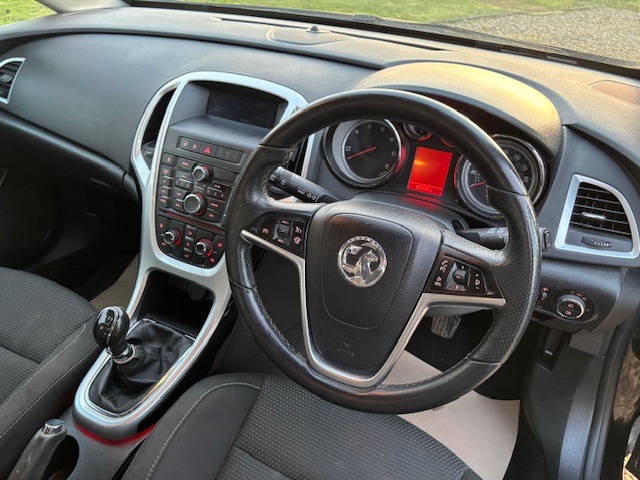 Used Vauxhall Astra 2015 for sale - 77208565: Photo 6