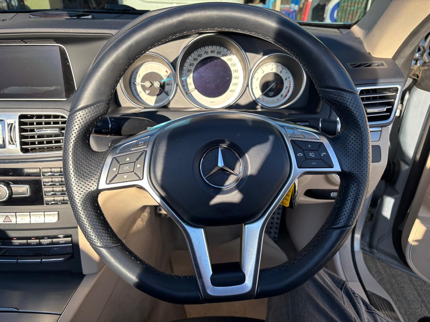 Used Mercedes-Benz E Class 2014 for sale - 77845079: Photo 12