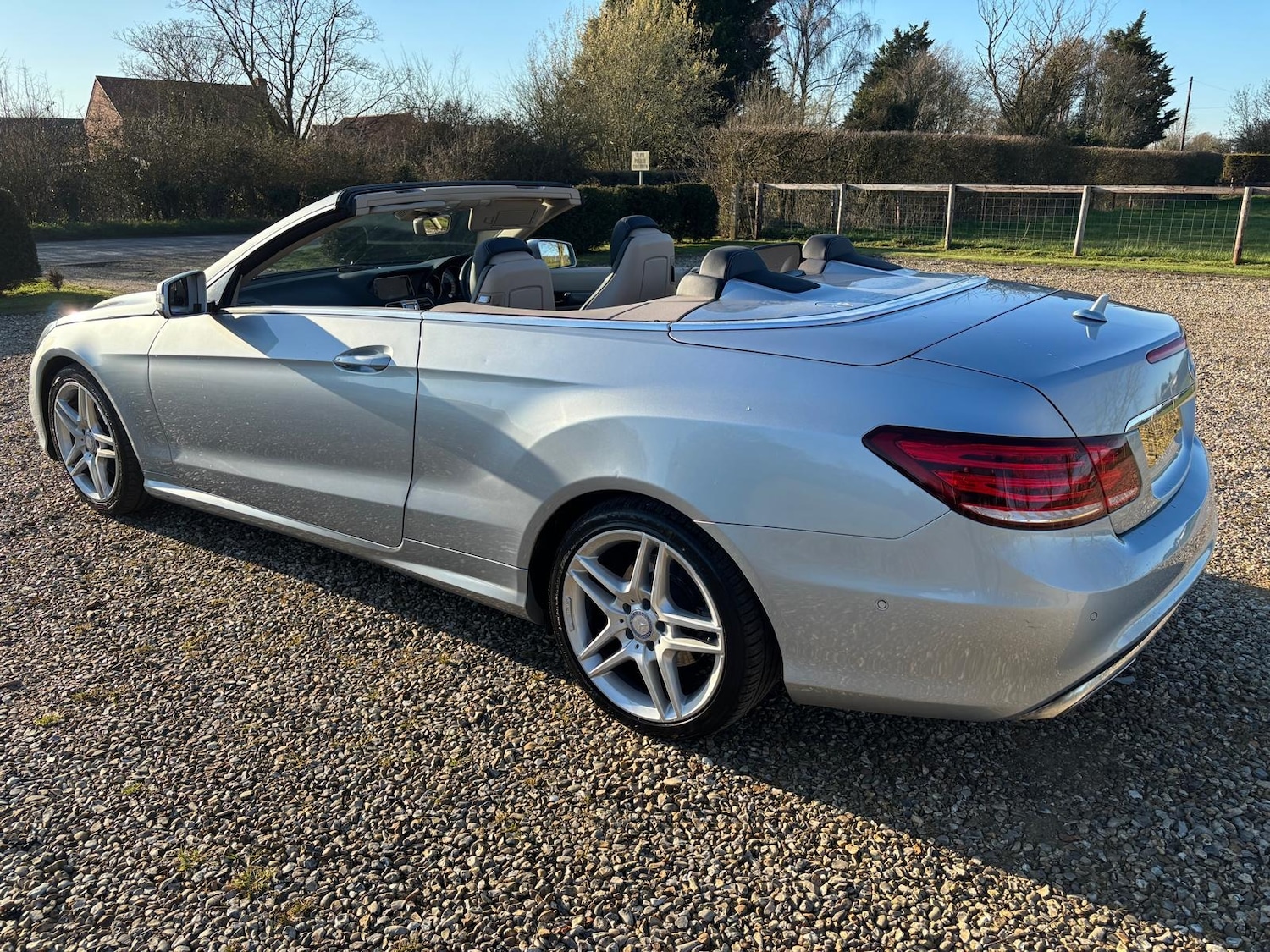 Used Mercedes-Benz E Class 2014 for sale - 77845079: Photo 3