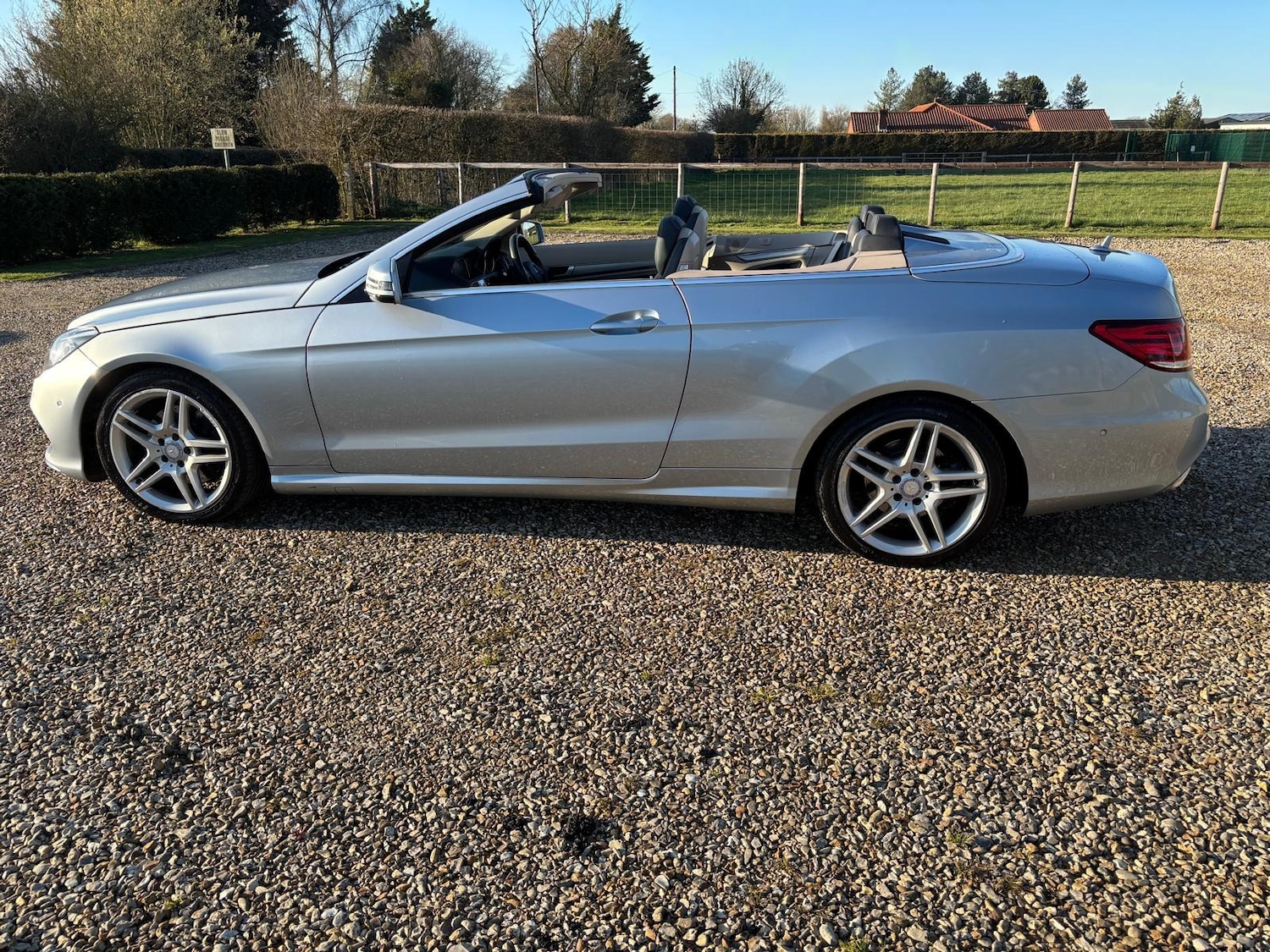 Used Mercedes-Benz E Class 2014 for sale - 77845079: Photo 4