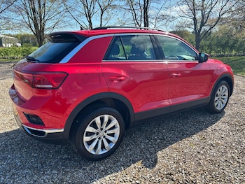 Used Volkswagen T-Roc 2018 for sale - 78152481: Photo