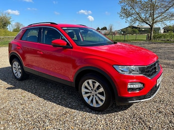 Used Volkswagen T-Roc 2018 for sale - 78152481: Photo