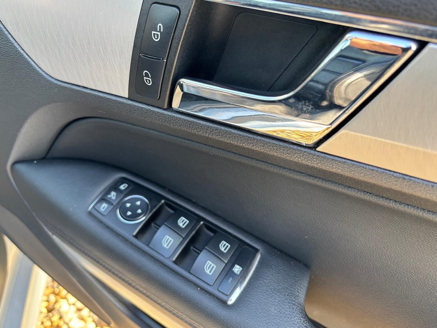 Used Mercedes-Benz E Class 2010 for sale - 77665383: Photo 12