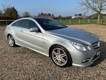 Used Mercedes-Benz E Class 2010 for sale - 77665383: Photo