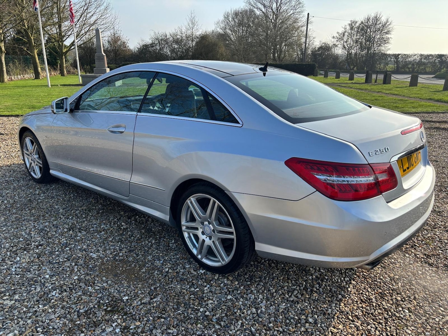 Used Mercedes-Benz E Class 2010 for sale - 77665383: Photo 5