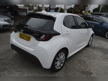 Used Toyota Yaris 2022 for sale - 76234533: Photo 2