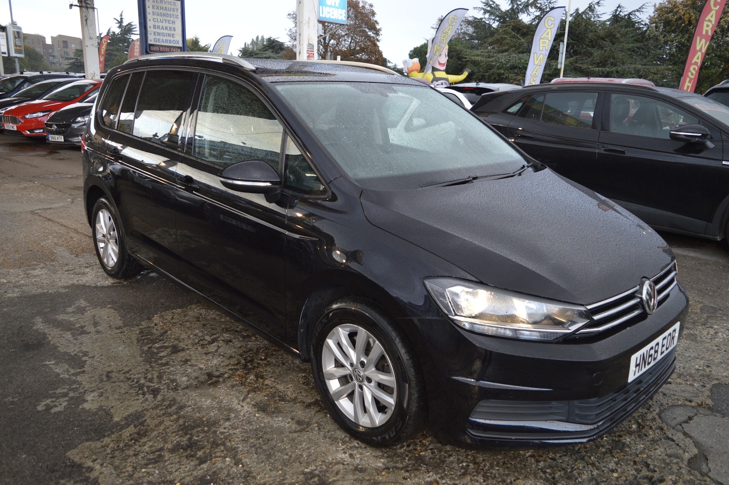 Used Volkswagen Touran 2018 for sale - 76353724: Photo 1