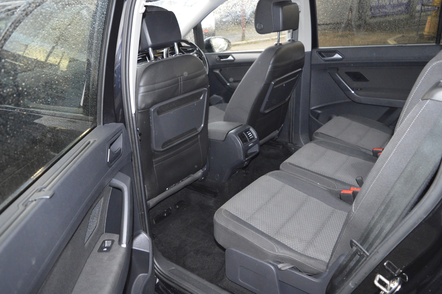 Used Volkswagen Touran 2018 for sale - 76353724: Photo 9