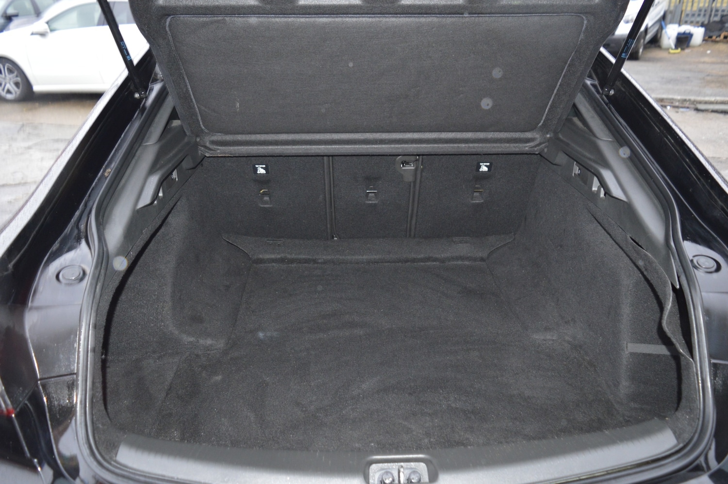 Used Vauxhall Insignia 2019 for sale - 77493672: Photo 9