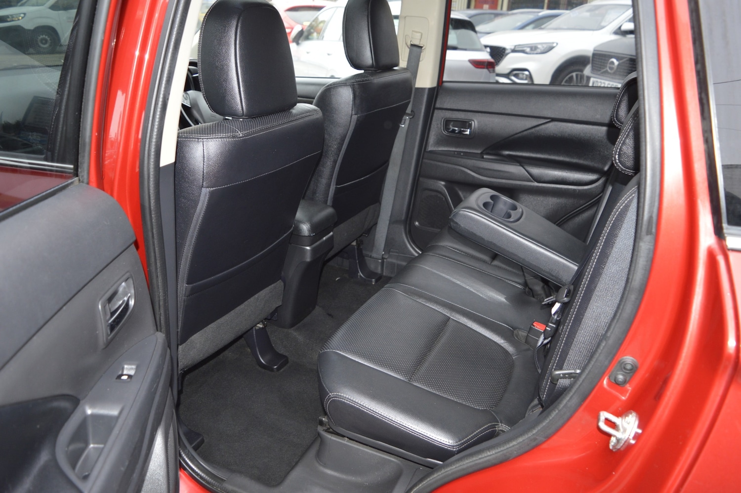 Used Mitsubishi Outlander 2016 for sale - 76277380: Photo 12