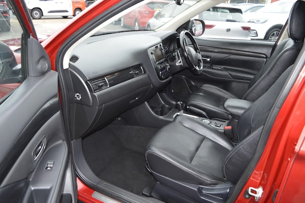 Used Mitsubishi Outlander 2016 for sale - 76277380: Photo 13