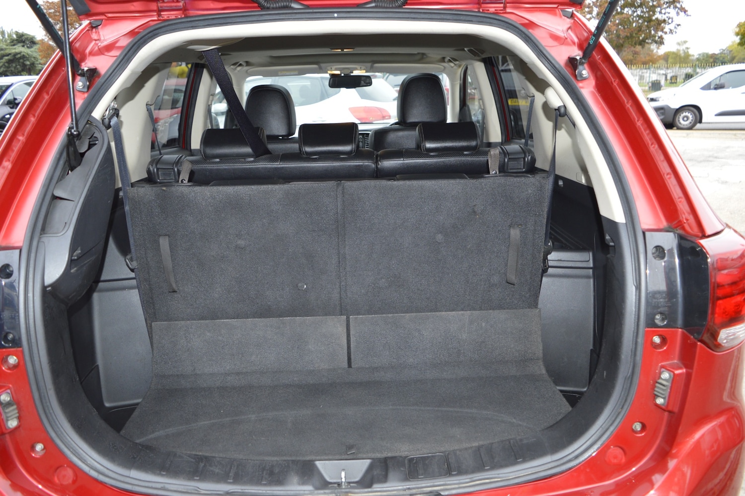 Used Mitsubishi Outlander 2016 for sale - 76277380: Photo 9