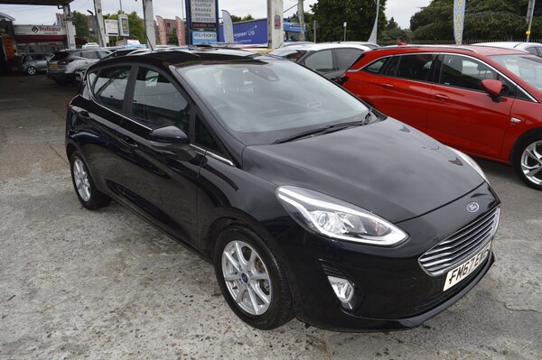 Used Ford Fiesta 2018 for sale - 75180205: Photo 1