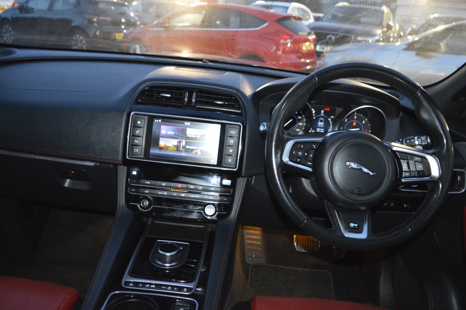 Used Jaguar F-Pace 2017 for sale - 76436440: Photo 14