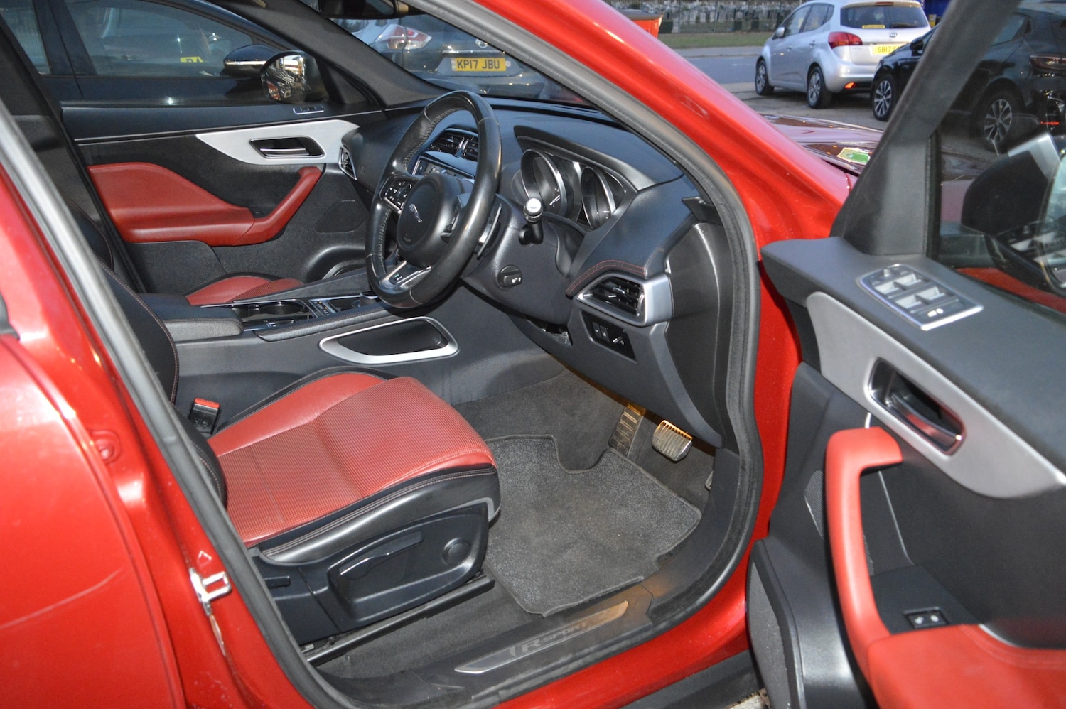 Used Jaguar F-Pace 2017 for sale - 76436440: Photo 16