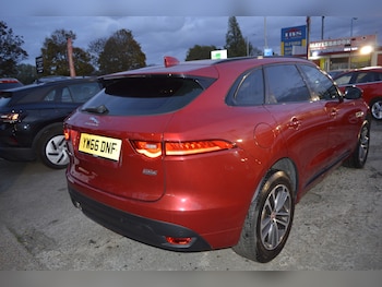 Used Jaguar F-Pace 2017 for sale - 76436440: Photo