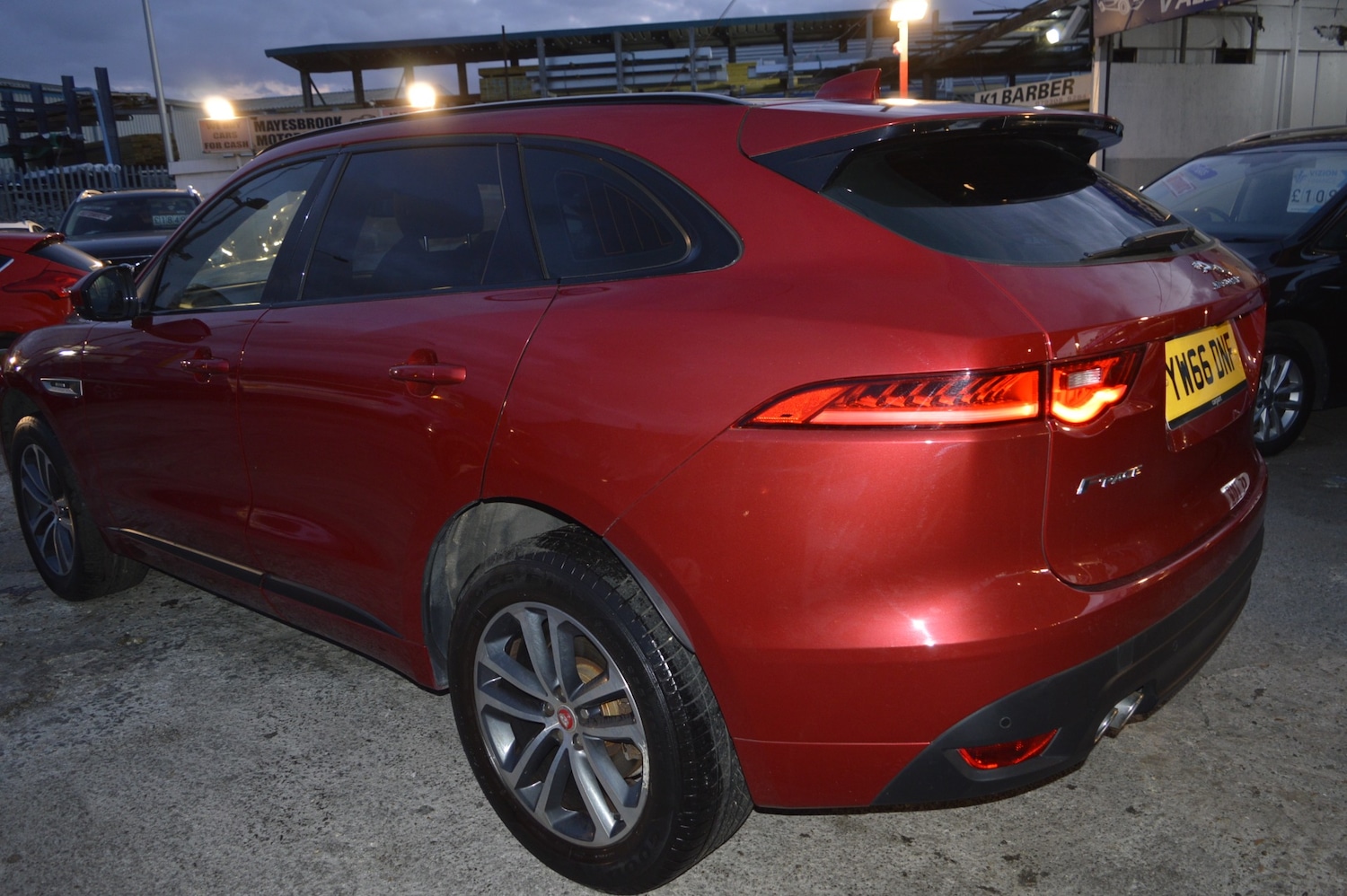 Used Jaguar F-Pace 2017 for sale - 76436440: Photo 4