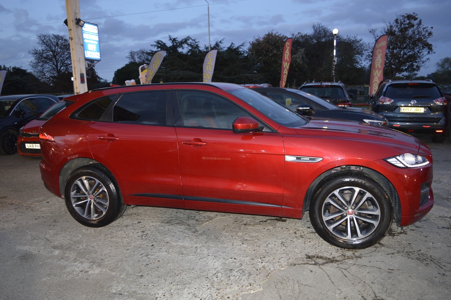 Used Jaguar F-Pace 2017 for sale - 76436440: Photo 6