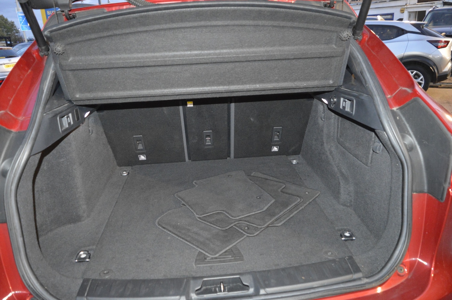 Used Jaguar F-Pace 2017 for sale - 76436440: Photo 9